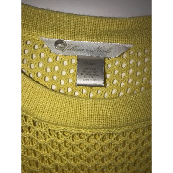 Jillian & Nicole yellow loose knit - Picture 3 of 5